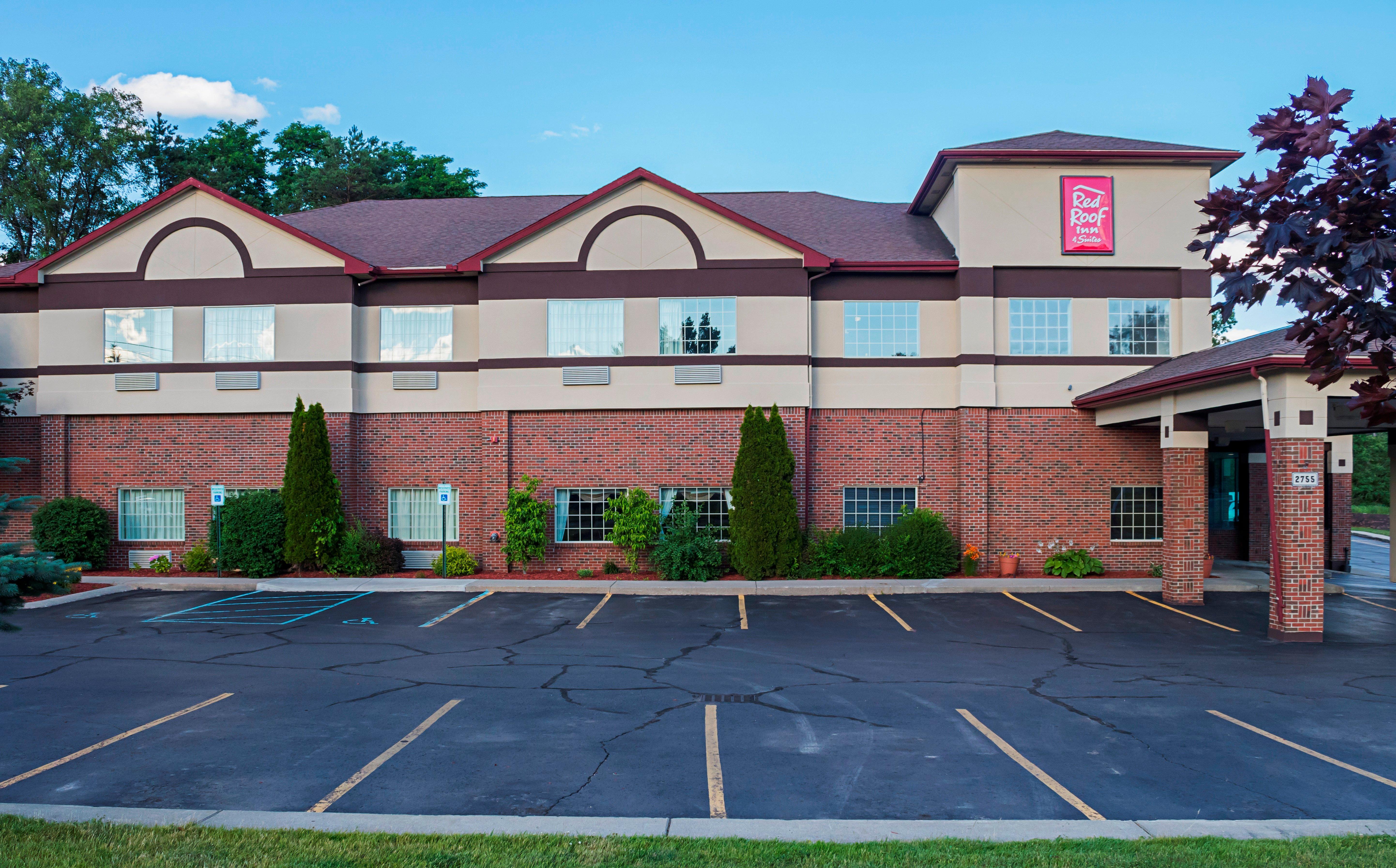 Red Roof Inn & Suites Lake Orion / Auburn Hills Exterior photo