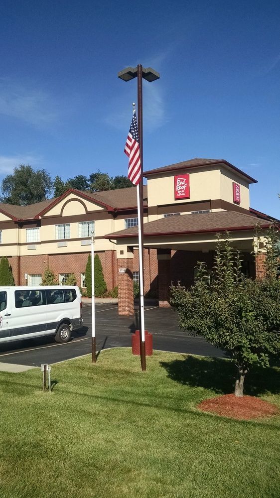Red Roof Inn & Suites Lake Orion / Auburn Hills Exterior photo